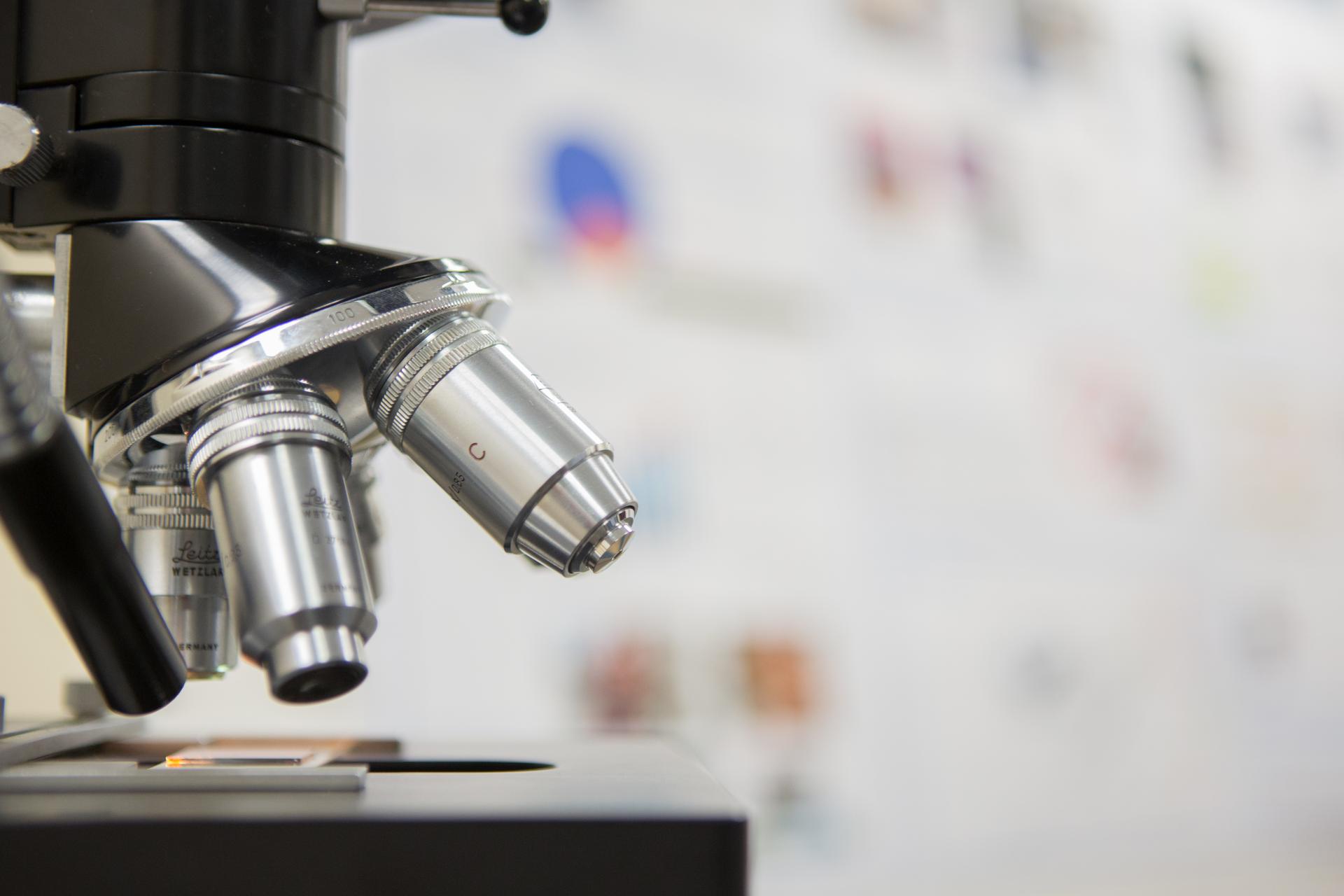 Microscope