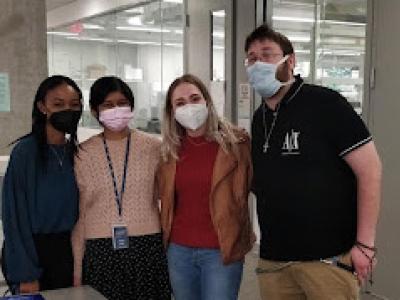 students in Dr. Papa's research lab